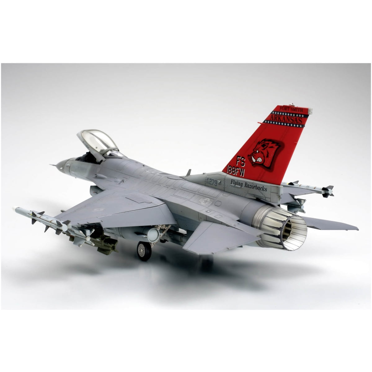 1-48-lockheed-martin-f-16c-block-2532-300061101-en_06