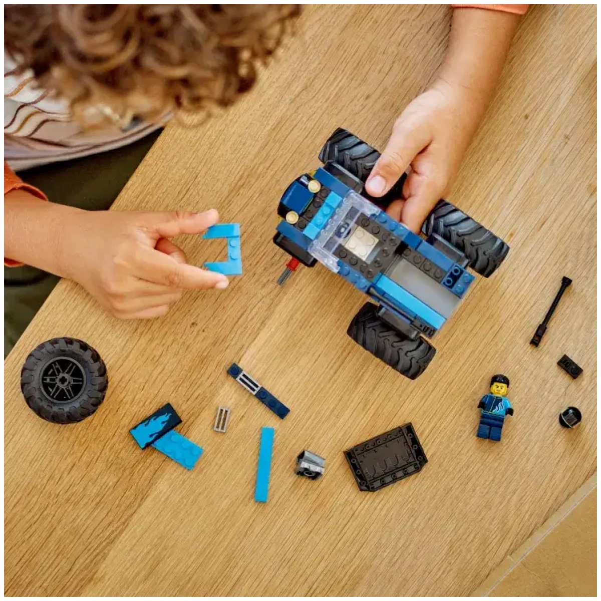LEGO City Blue Monster Truck - Image 3