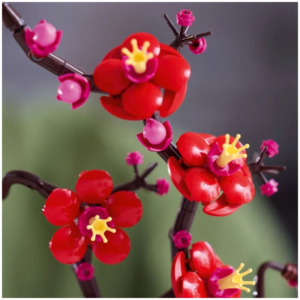 LEGO® Botanicals: Plum Blossom - Image 3