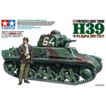 French Light Tank H39 Pz.Kpfw.38H 735(f) - 2 figures 1/35