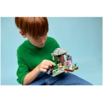 LEGO Minecraft The Pale Garden - Image 6