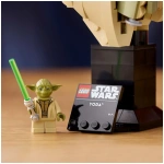 LEGO Star Wars Yoda Bust - Image 4